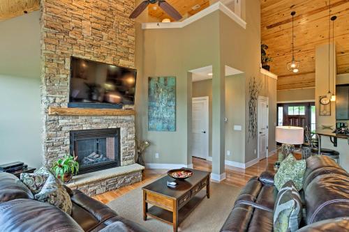 Silver Point Condo with Lake View by Hurricane Marina - image 2