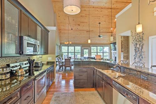 Lake-View Silver Point Condo by Hurricane Marina! Lake-View Silver Point Condo by Hurricane Marina!