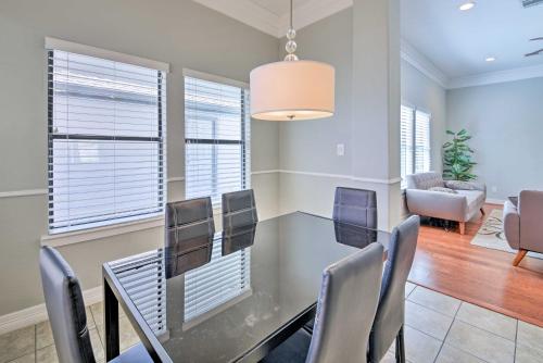 Spacious Houston Home about 16 Mi to NRG Stadium! in Houston, USA