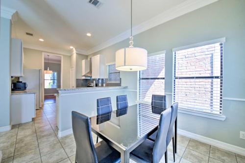Spacious Houston Home about 16 Mi to NRG Stadium! in Houston, USA