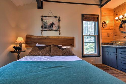 Cozy Beech Mountain Family Retreat with 2 Decks! - image 7