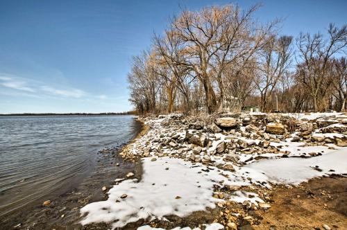 Fort Atkinson Cottage with Deck at Lake Koshkonong! - image 6