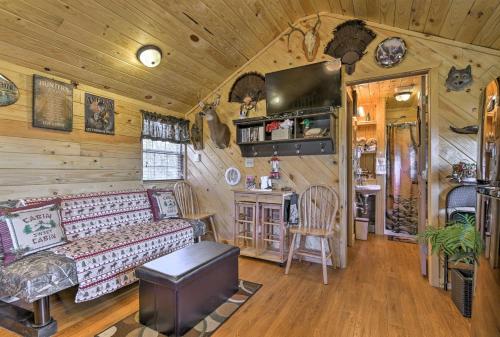 Cozy Cumberland Cabin in the Allegheny Mountains! in LaVale (MD)