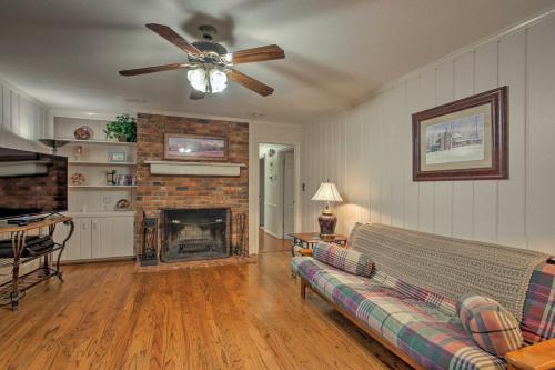 Spacious Family Home - 17 Miles to Winston-Salem! in Lewisville, USA