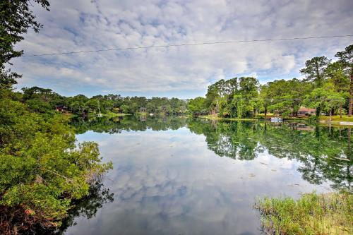 Riverfront Dunnellon Home with Private Dock - Dogs OK