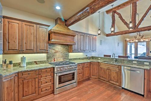 Whitefish Mountain Resort Cabin with Private Hot Tub