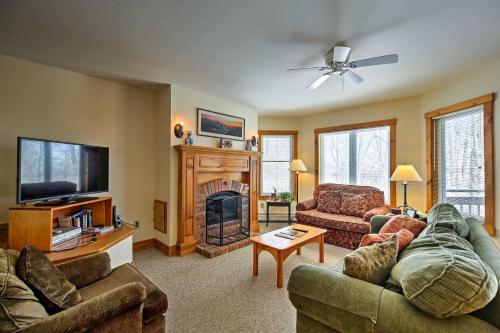 Inviting Ski-inandSki-out Condo at Jay Peak Resort! - Apartment - Jay