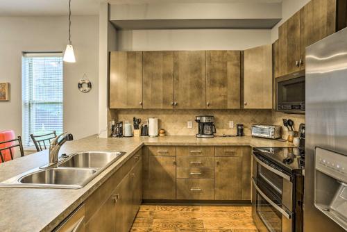 Chic Wilmington Condo in Brooklyn Arts District!