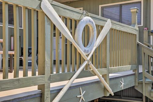 Cozy Fire Island Studio with Deck Walk to the Beach - image 10