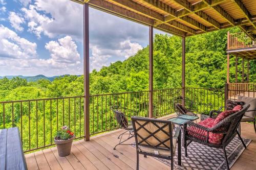 Center Hill Lake Rental: Steps to Hurricane Marina