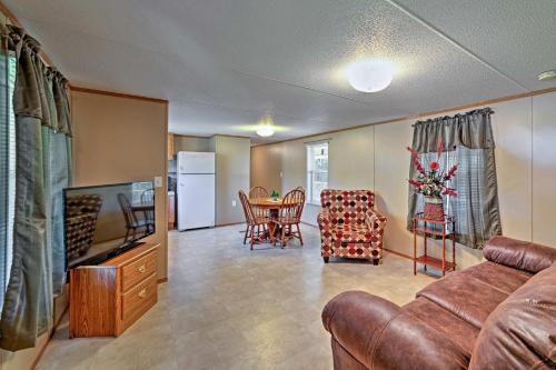 Waterloo Home with Fire Pit - half Mi to Boat Ramp! - image 8