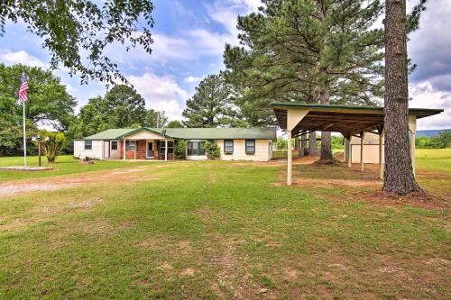 Quiet Clayton Home with Mountain Views 4 Mi to Lake!