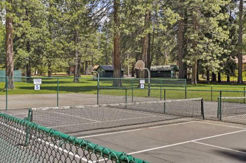 Lake Almanor Country Club Home with Peak View and Kayaks! - image 8