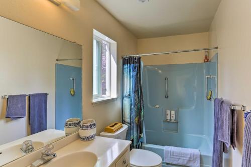 Lake Almanor Country Club Home with Peak View and Kayaks! - image 9
