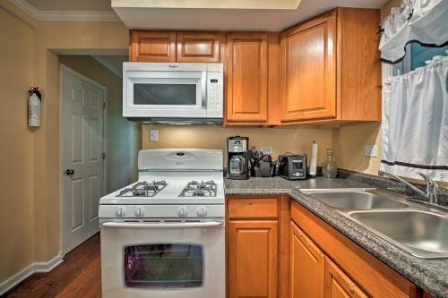 Union Pier Craftsman Cottage - Walk to Lake and Beach! - image 2
