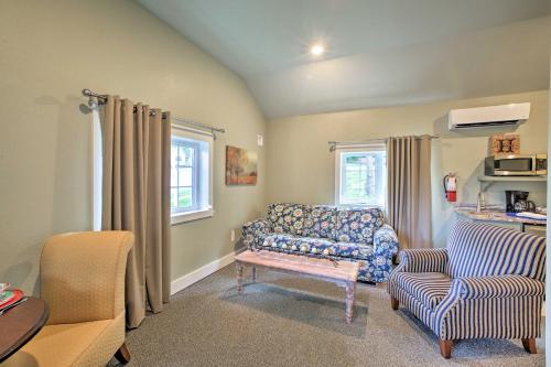 Branson Cottage with Pool Access about 2 Mi to the Strip in Branson, USA
