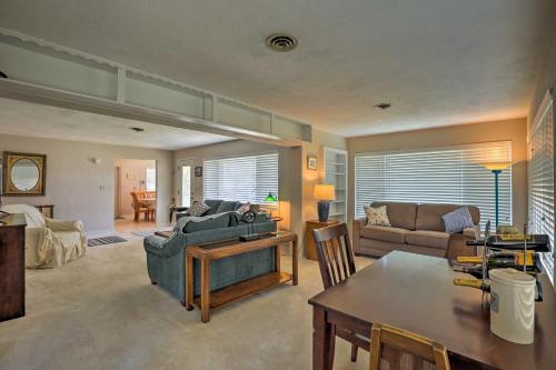Home with Furnished Lanai - 1 Block to Ormond Beach! - image 4