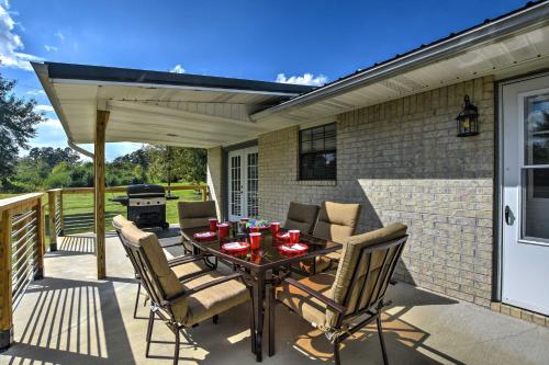 Cozy Kirby Getaway with Patio, Near Lake Greeson!