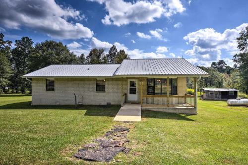 Cozy Kirby Getaway with Patio, Near Lake Greeson!