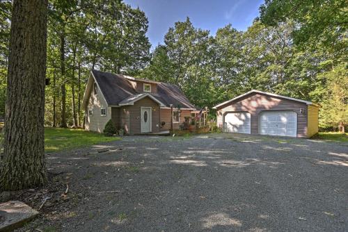 Peaceful Home with Deck Near Lake Wallenpaupack! - main image