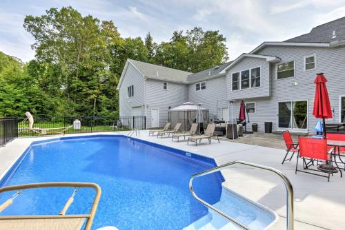 Superb Stroudsburg Home with Seasonal Pool and Deck!