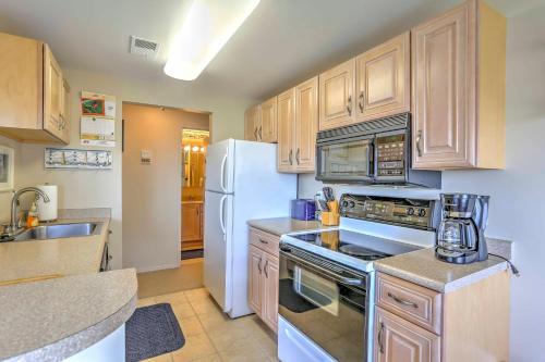 Charming Port Clinton Condo with Community Amenities in Port Clinton, USA