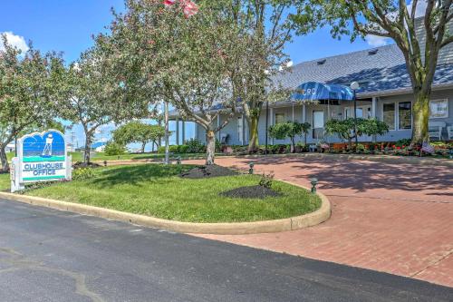 Charming Port Clinton Condo with Community Amenities in Port Clinton, USA