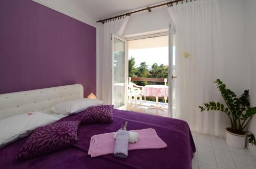 One-Bedroom Apartment with Balcony image 2