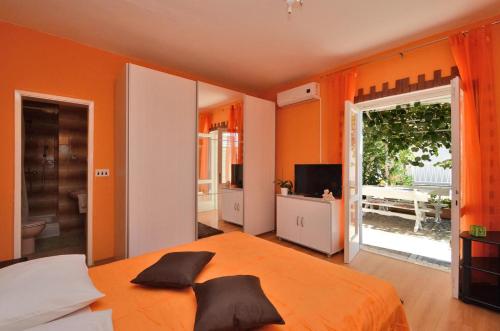 Two-Bedroom Apartment with Terrace image 2