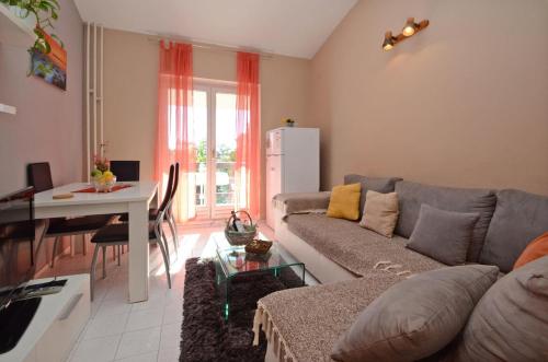 One-Bedroom Apartment with Balcony room in Apartments with parking space Orebic Peljesac - 12041