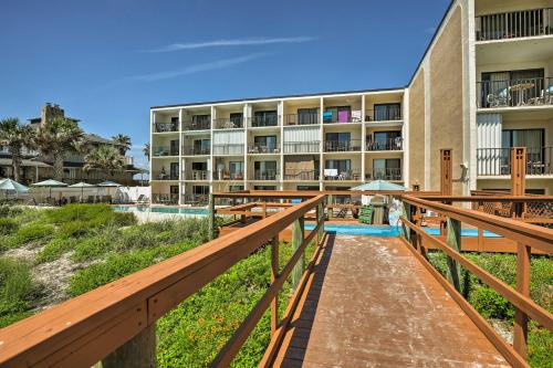 Oceanfront St Augustine Studio with Pool Access! in Crescent Beach