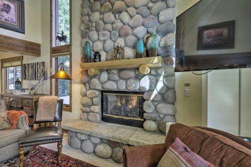 Mountain Refuge with Hot Tub and Peak 8 Ski-In Access! - image 2