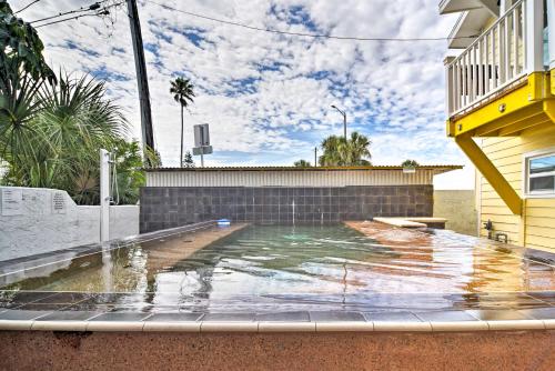 Driftwood Beach Cottage - Walk to Clearwater Bch - image 11