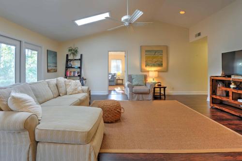 Modern and Pet-Friendly Home with Patio 3 Mi to Beach! - image 9