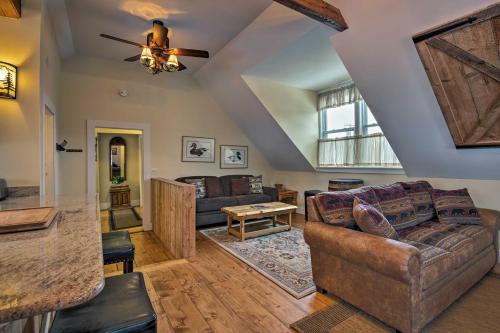 Lakefront Family Home with Fire Pit, 13 Mi to Stowe! in Lake Elmore, USA