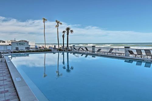 Beachfront Resort Condo, Book for Bike Week, Daytona Beach