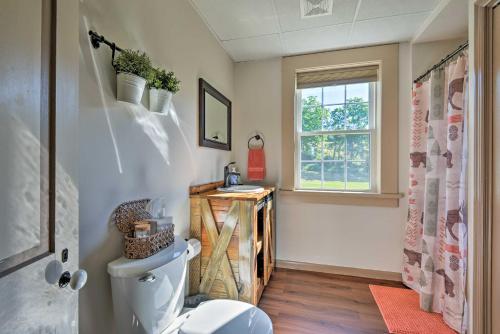 Restored Farmhouse with Patio 5 Mi to Blue Mtn Resort - image 9