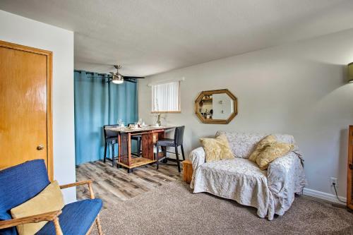 Minneapolis Apt by Bus Stop - 15 Min to Downtown!