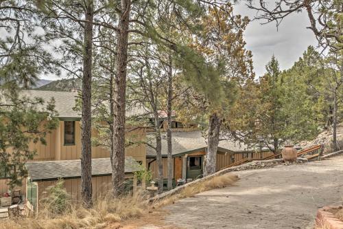 Spacious Ruidoso Home with Sierra Blanca Mtn Views! - image 7