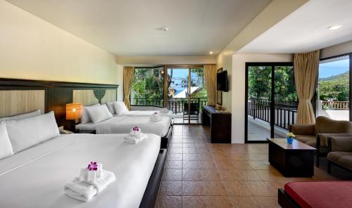 Patong Lodge Hotel Room Type - Quadruple with Balcony