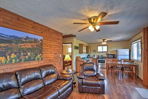 Cabin with Mtn Views - 5 Mi to Mueller State Park! in Midland, USA