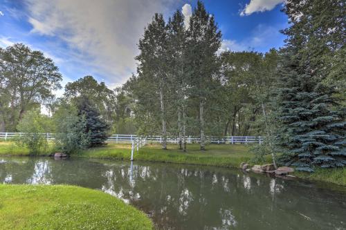 Peaceful Mancos Hideaway with Unbeatable River Views - image 3
