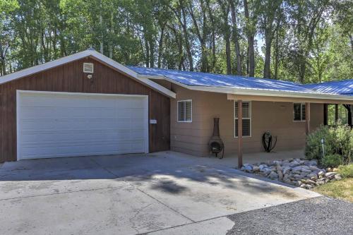 Peaceful Mancos Hideaway with Unbeatable River Views - image 9
