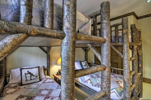 Luxe Greystone Escape with Hot Tub - Walk to Slopes! - image 3