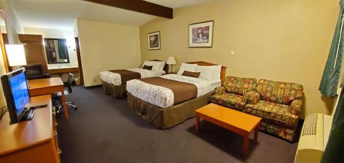 2 queen beds