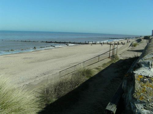Seals Bacton - image 3
