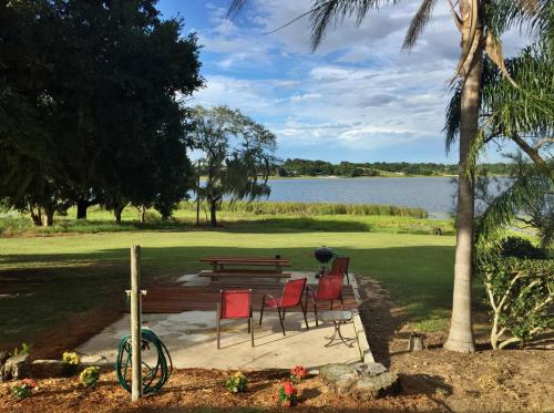 Historic Lakefront Gem about 6 Mi to Bok Tower Gardens in Dundee (FL)