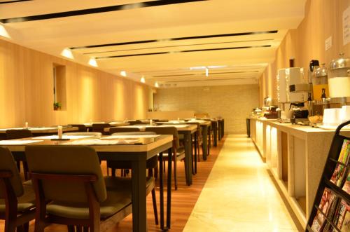 Restaurant, Taipei Noble Hotel in Shilin District