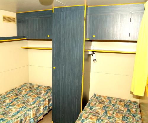 2 bedrooms, 4 beds