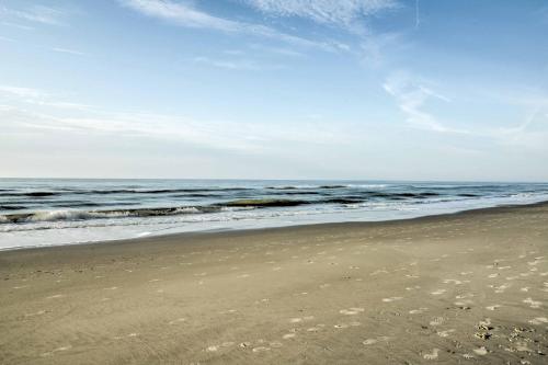 Updated Myrtle Beach Condo with Resort Amenities! - image 7